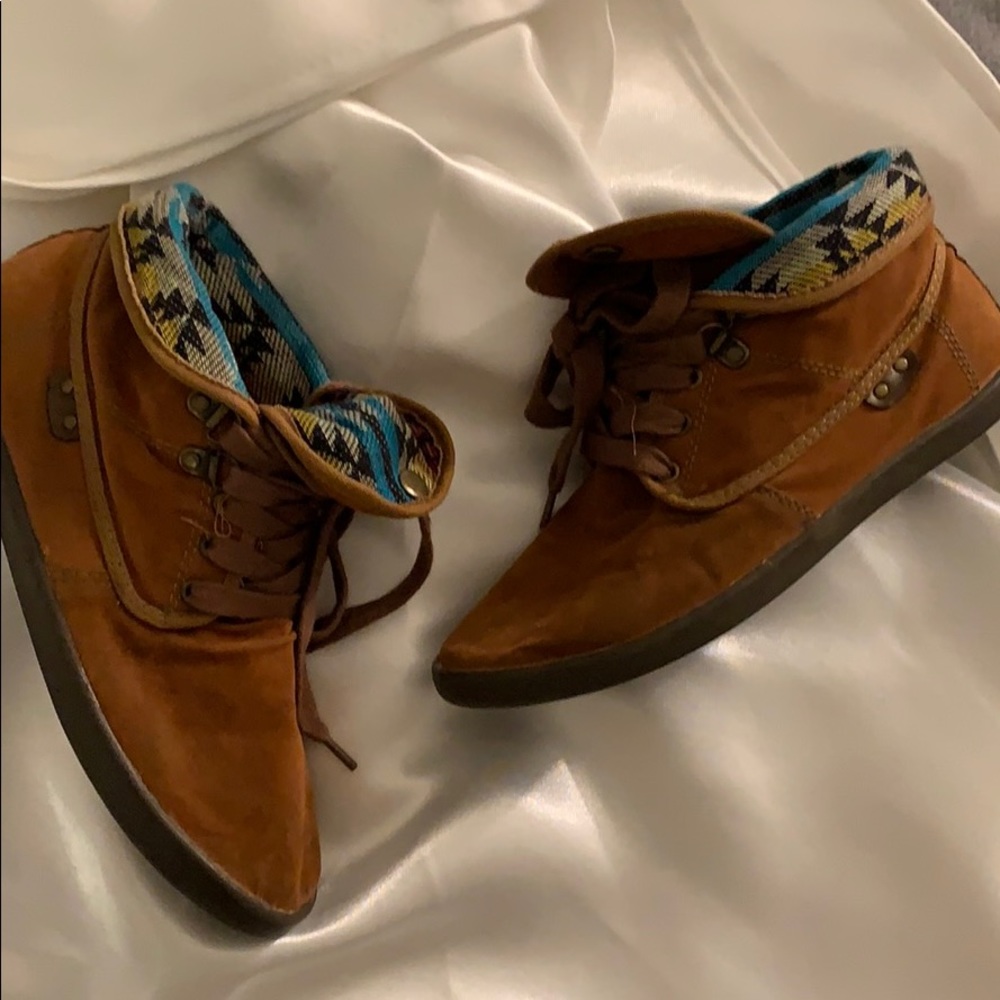 Call it Spring “Moccasins”